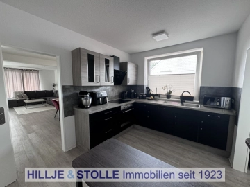 Geräumige Obergeschosswohnung mit Balkon in Großenmeer, 26939 Ovelgönne, Etagenwohnung