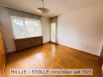 Sofort verfügbare 4 ZKB Wohnung mit Balkon und Garage am Quellenweg! - Schlafzimmer1